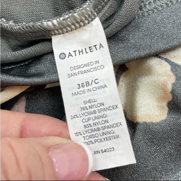 COPY - 🎩 Athleta Aqualuxe Wildflower Tankini - Picture 13 of 13